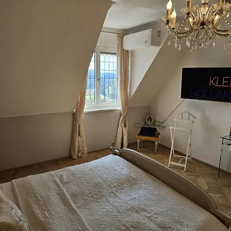 Klein Holland 4*